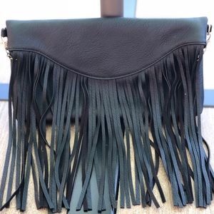 🖤SUPER CUTE FOLD-OVER CLUTCH